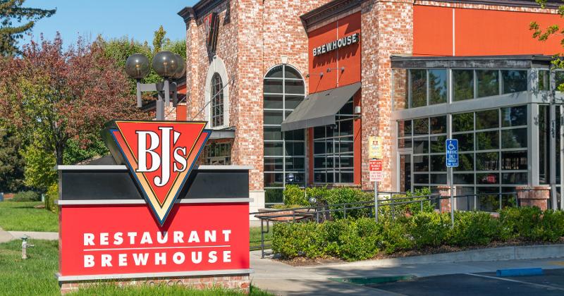 BJ's Restaurants exterior